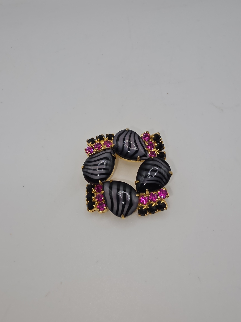 Amazing Juliana Style Zebra Striped Givre Glass And Rhinestone Brooch